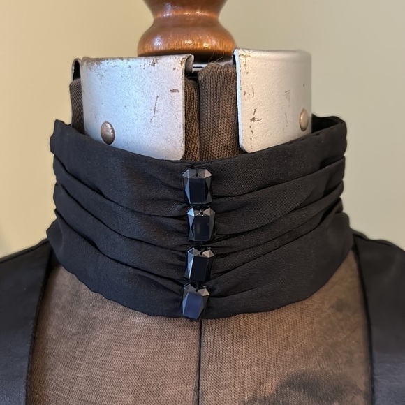 Svetlana size 8 & 4 high neck long sleeve sexy keyhole tuxedo tail ruching cuff - Picture 9 of 17